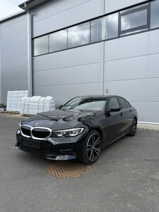 Image of BMW 320