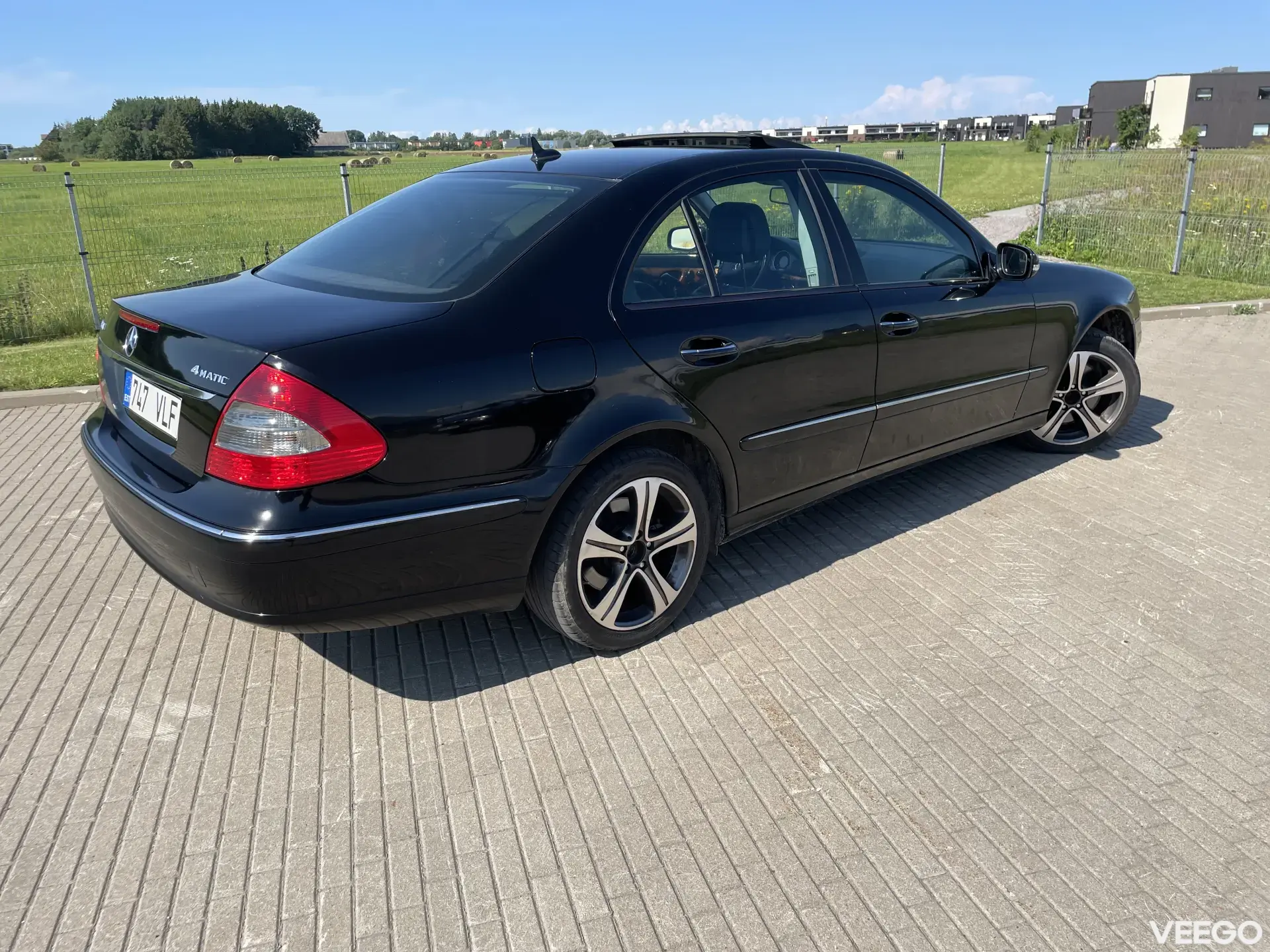 Mercedes-Benz E550 E550 5.5 285kW