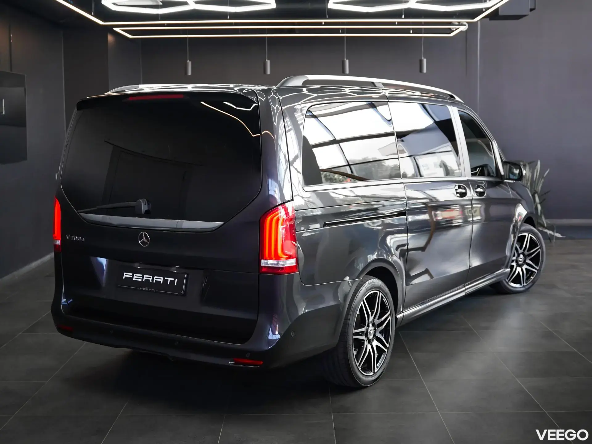 Mercedes-Benz V300 2.0 174kW