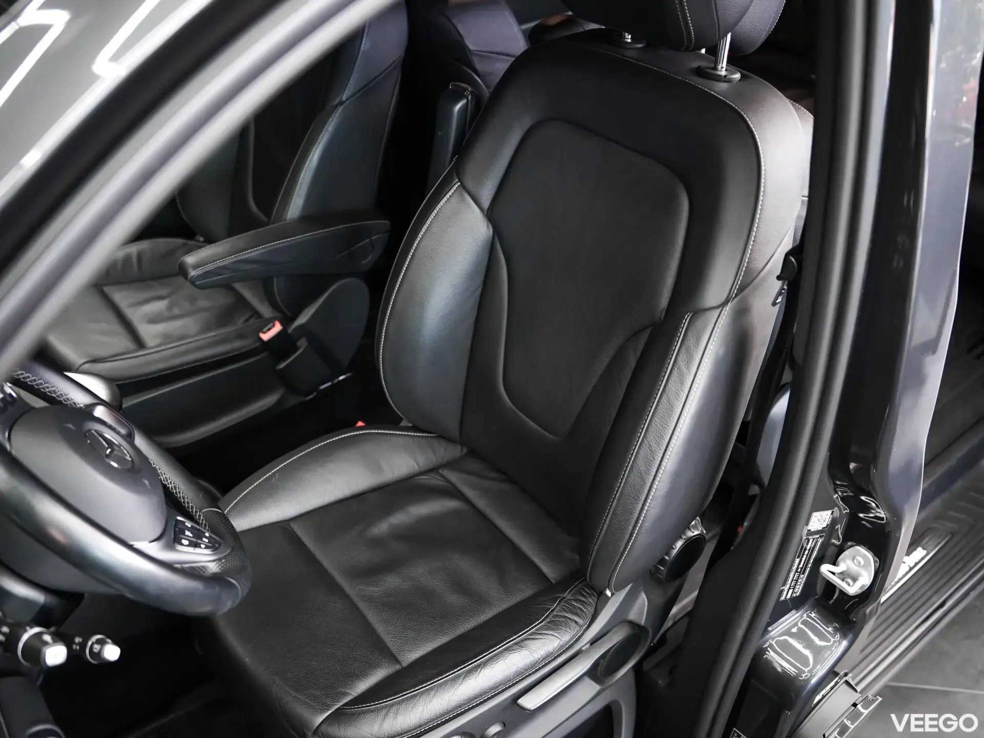 Mercedes-Benz V300 2.0 174kW