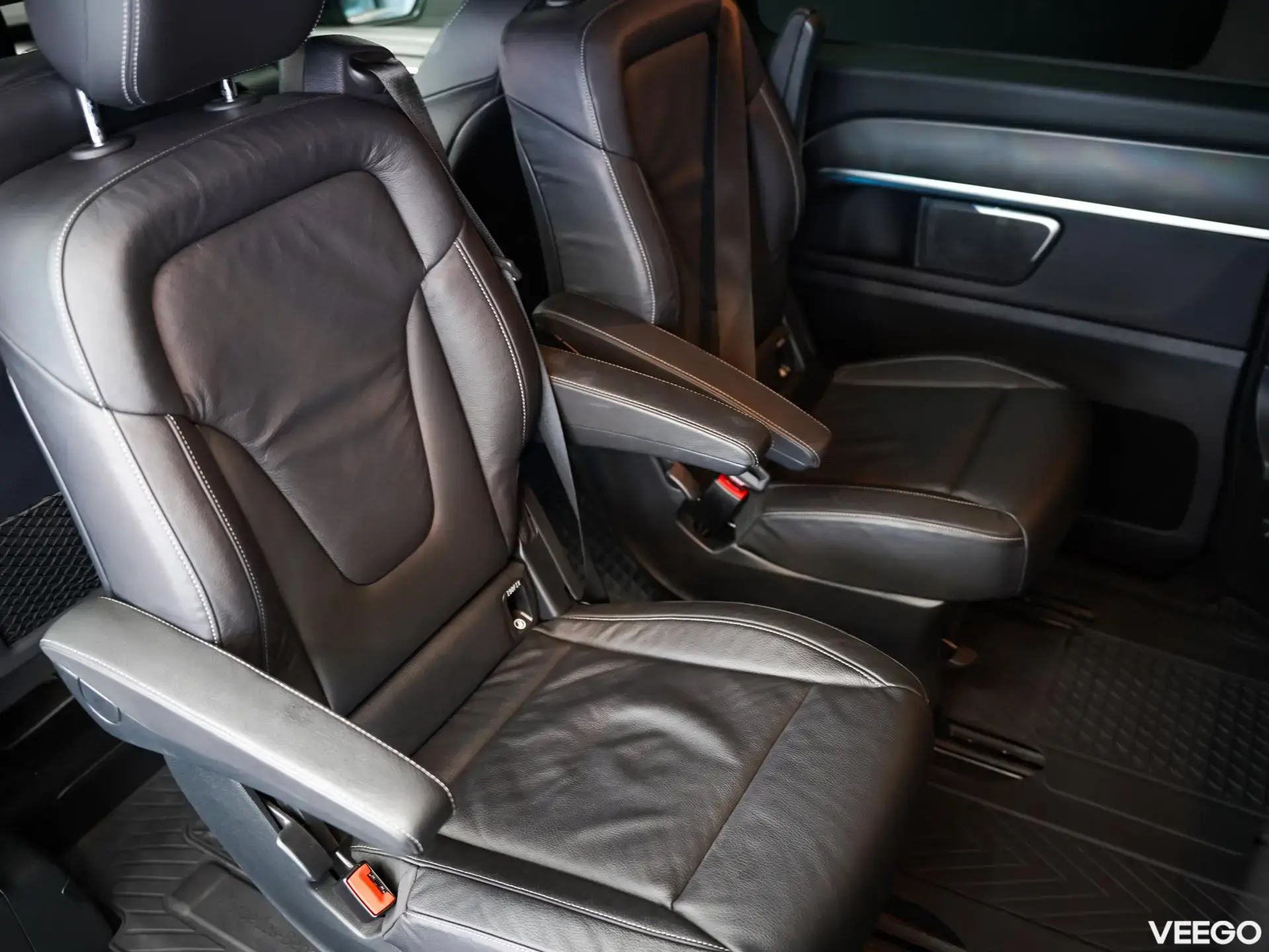 Mercedes-Benz V300 2.0 174kW