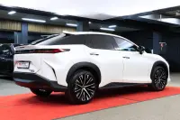 Lexus RZ 450e 0.0 132kW thumbnail
