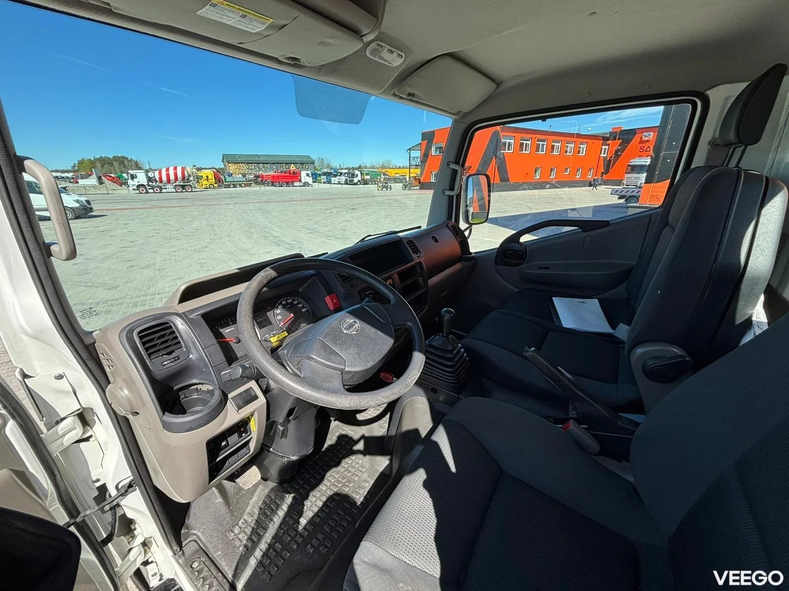 Nissan NT400 CABSTAR Isoli PT200 / 1608 hours / working height 17,8 m / 250 kg 122kW