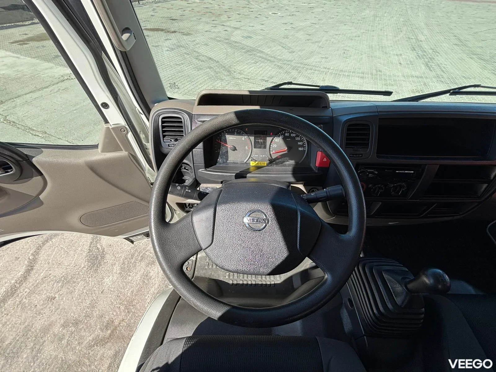 Nissan NT400 CABSTAR Isoli PT200 / 1608 hours / working height 17,8 m / 250 kg 122kW