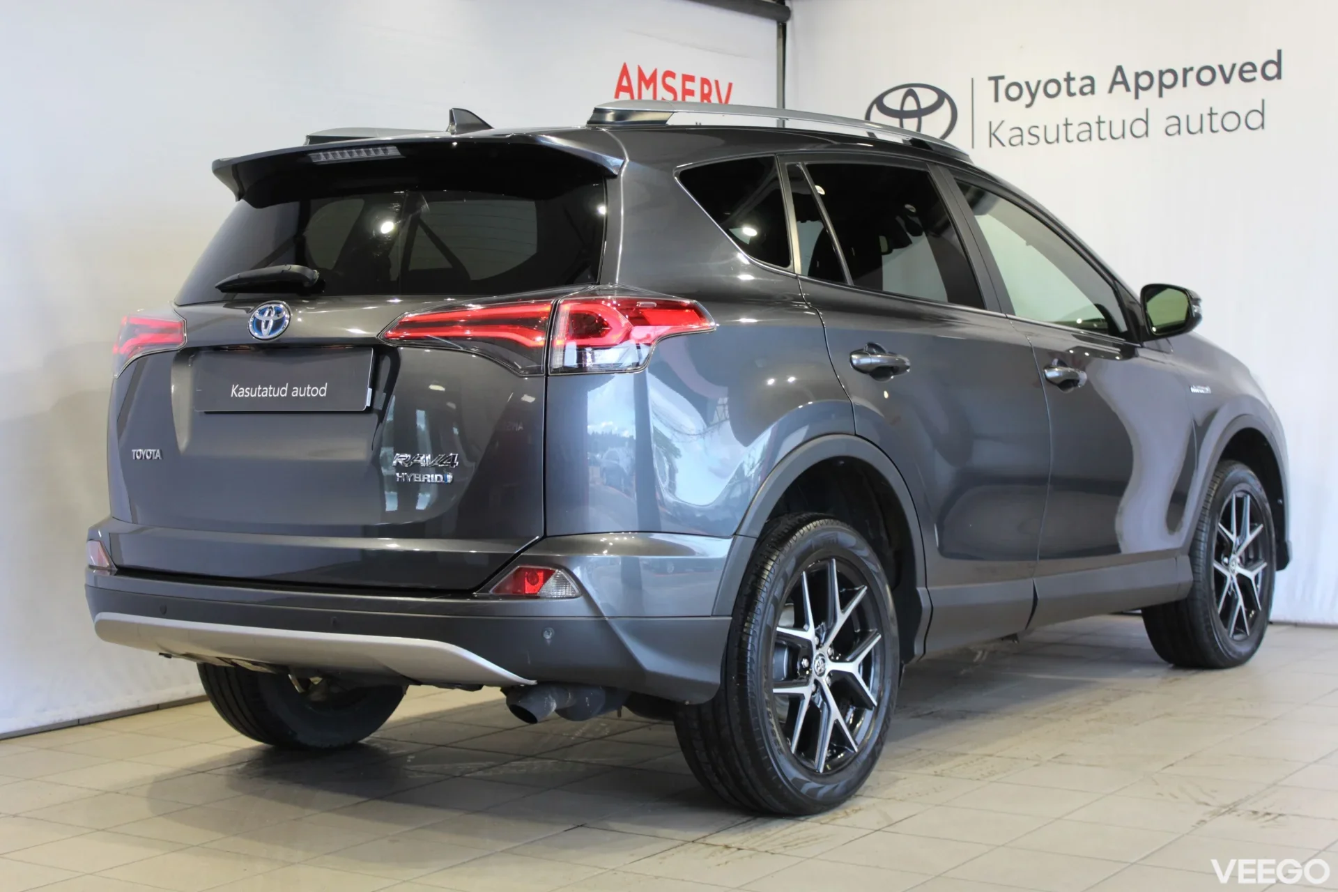 Toyota RAV4 Luxury Plus 2.5 114kW