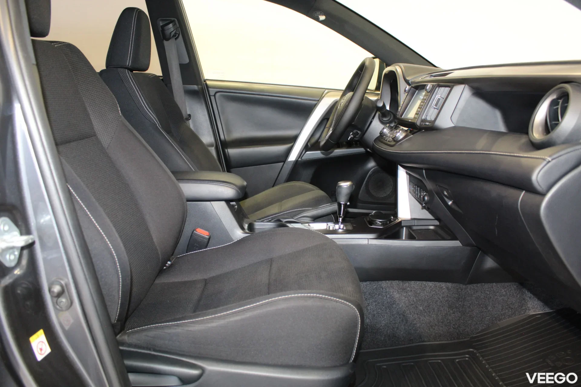 Toyota RAV4 Luxury Plus 2.5 114kW