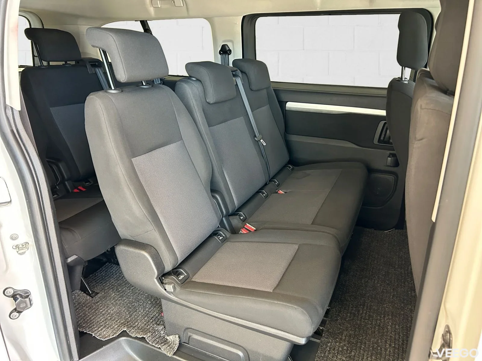 Toyota Proace Long Double Side Door Shuttle 2 106kW