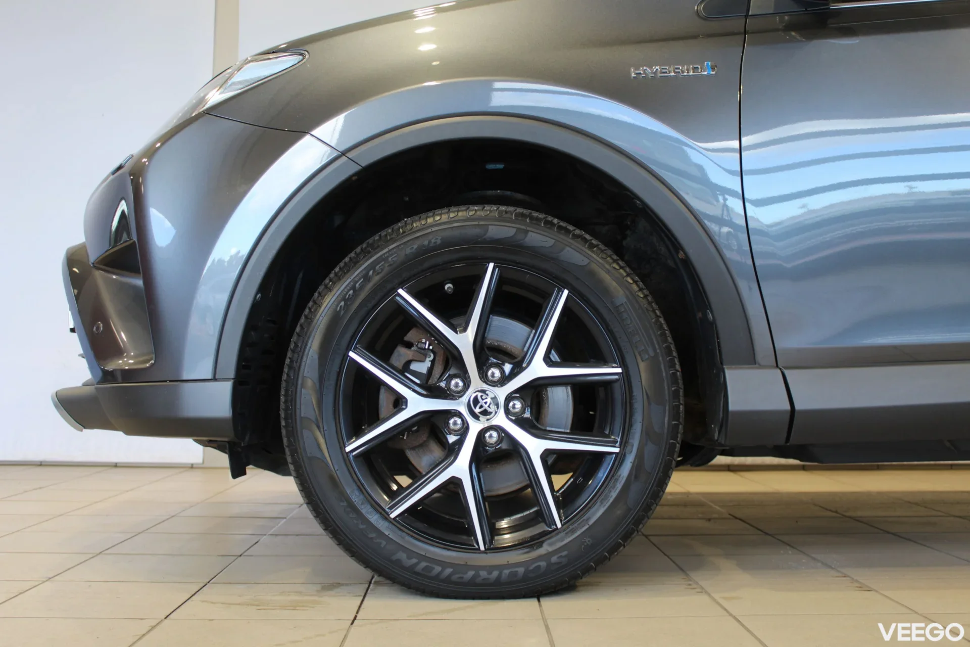 Toyota RAV4 Luxury Plus 2.5 114kW