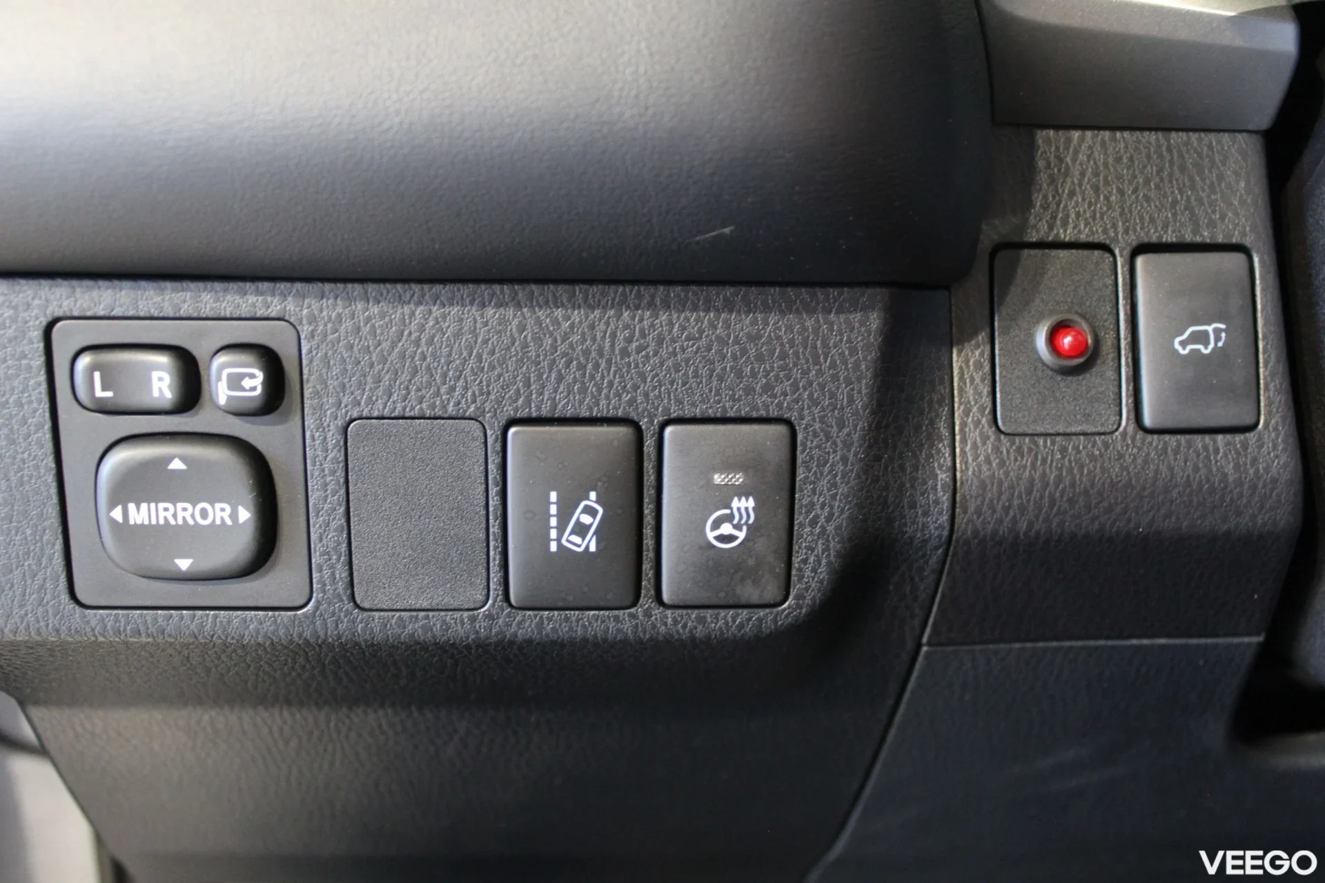 Toyota RAV4 Luxury Plus 2.5 114kW