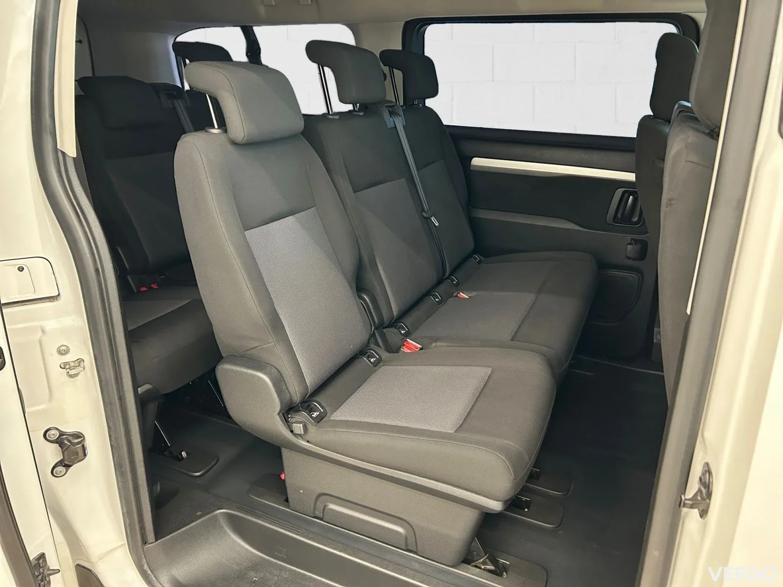 Toyota Proace Long Double Side Door Shuttle 2 106kW