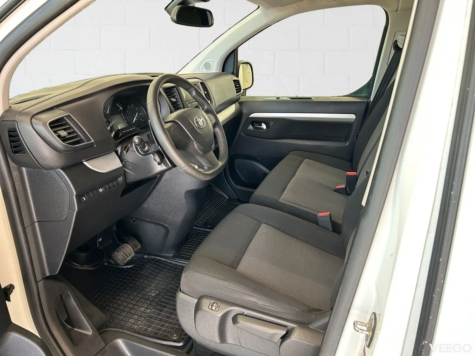 Toyota Proace Long Double Side Door Shuttle 2 106kW