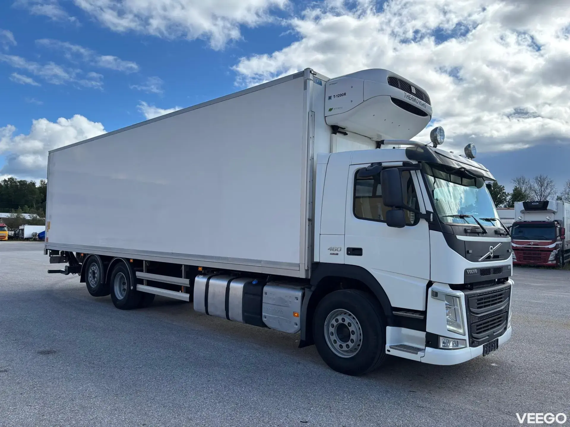 Volvo FM 6x2 + THERMO KING T-1200R + 9,9M BOX 345kW