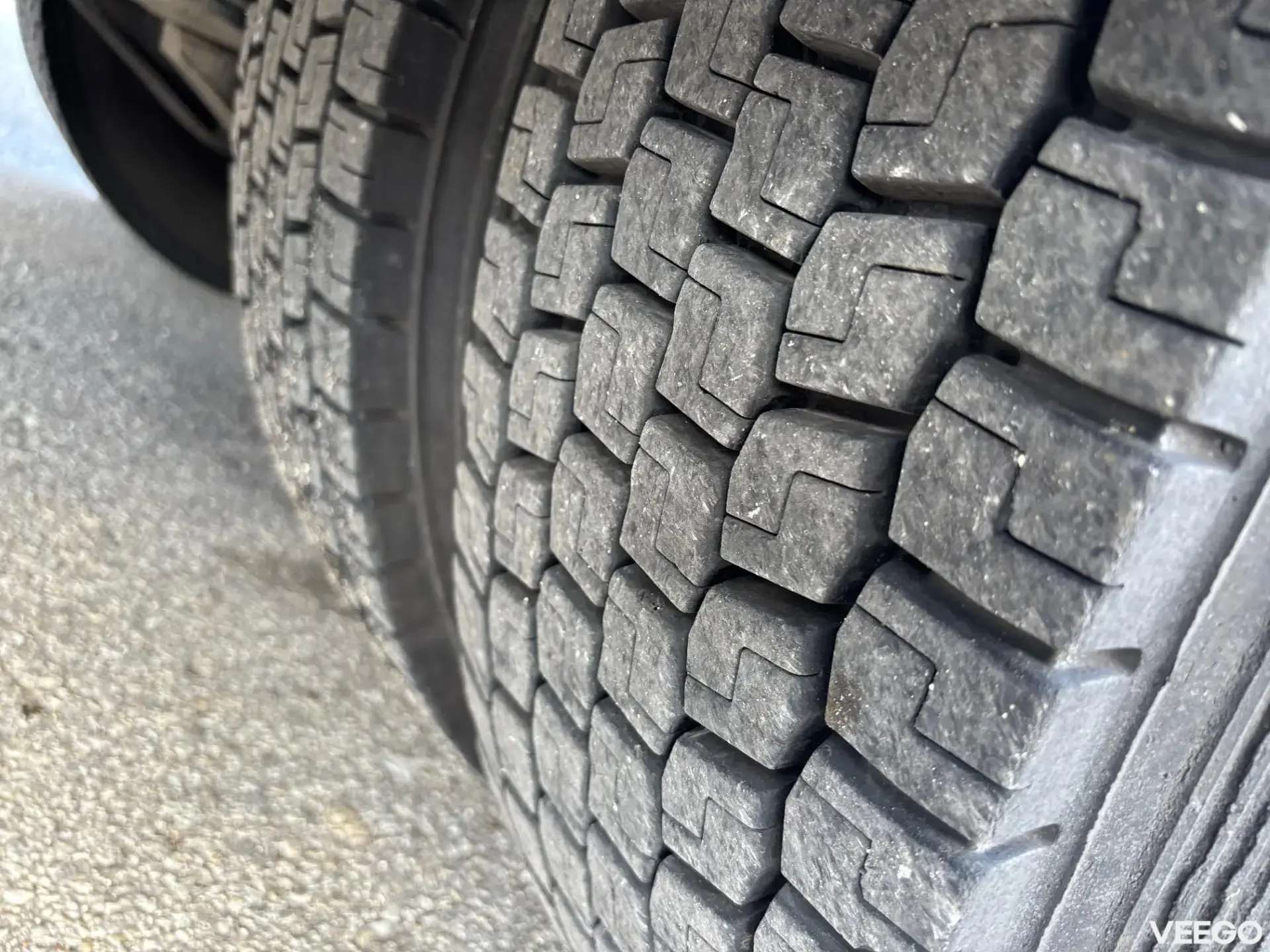 Volvo FM 6x2 + THERMO KING T-1200R + 9,9M BOX 345kW