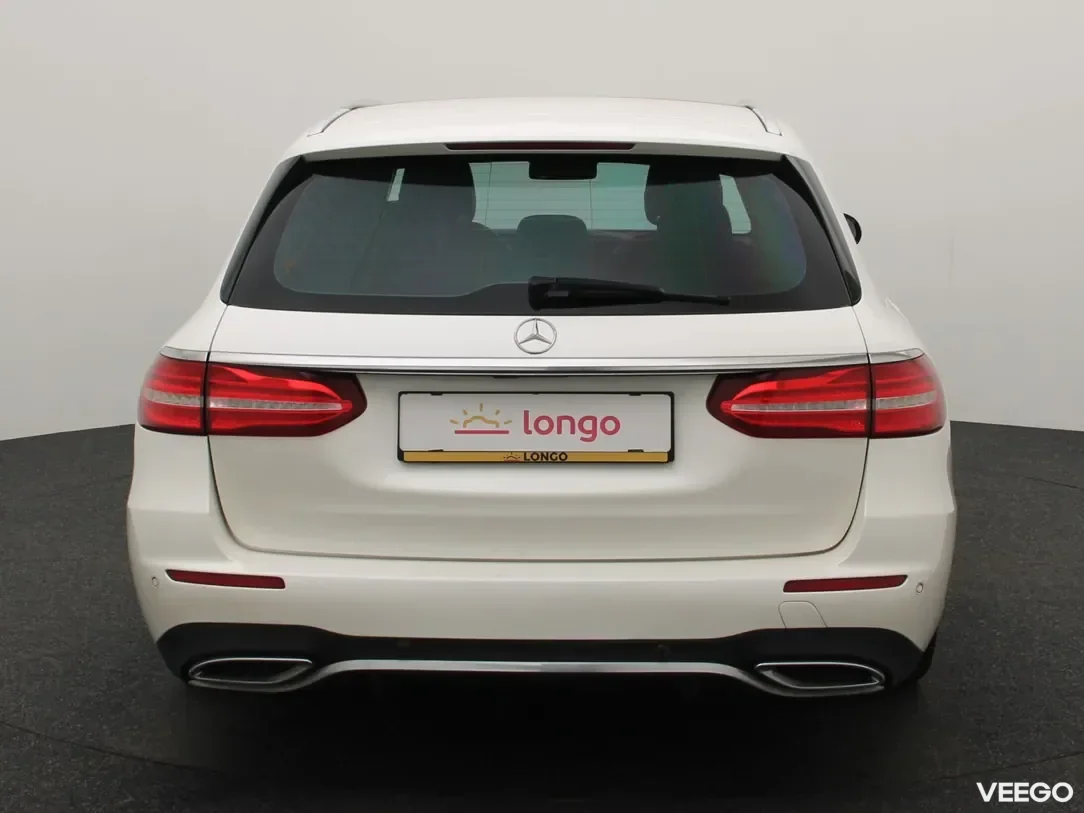 Mercedes-Benz E220 2 143kW