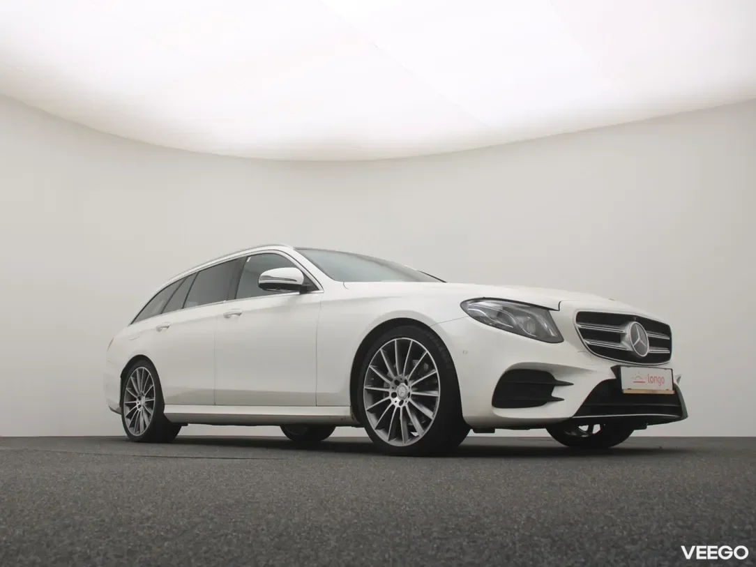 Mercedes-Benz E220 2 143kW