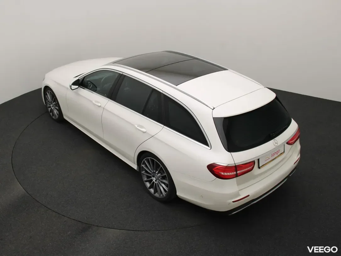 Mercedes-Benz E220 2 143kW