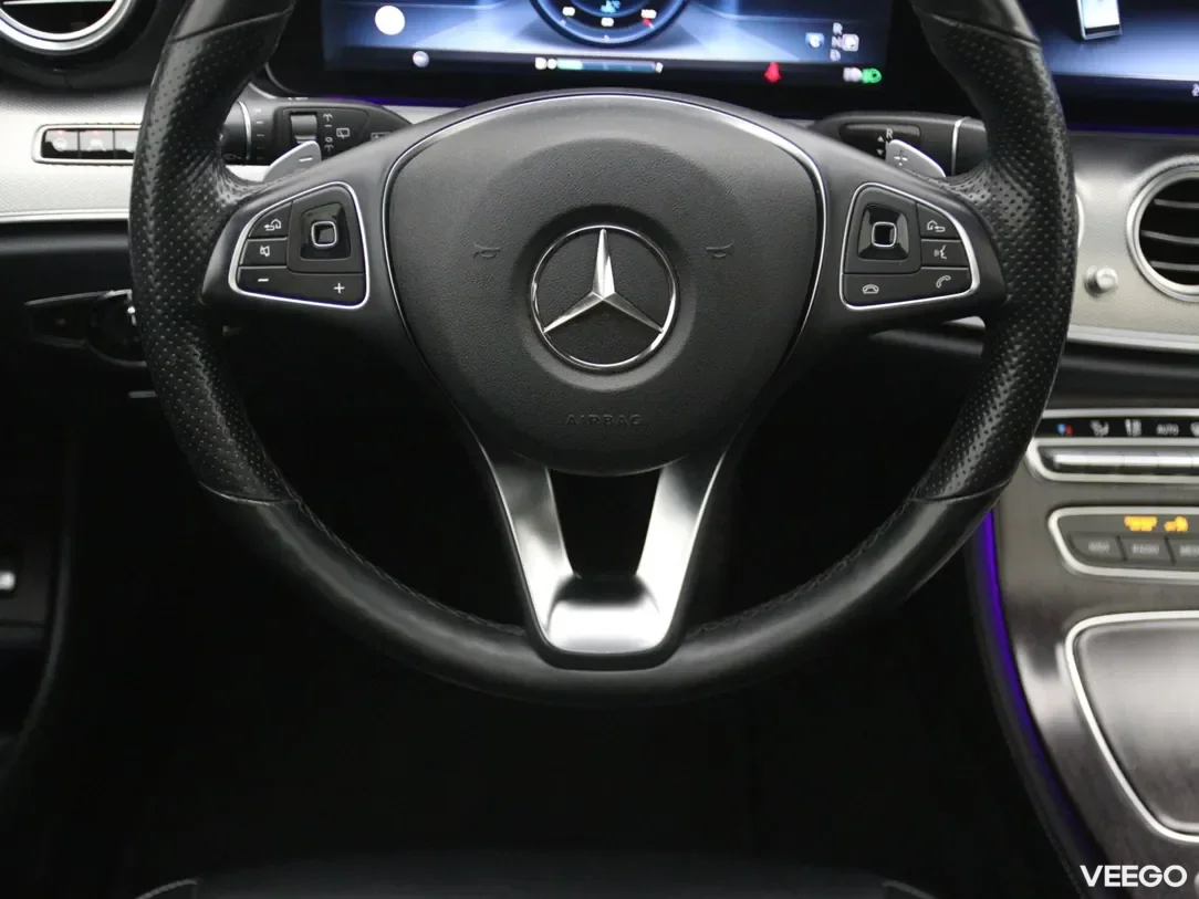 Mercedes-Benz E220 2 143kW
