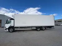 Volvo FM 6x2 + THERMO KING T-1200R + 9,9M BOX 345kW thumbnail