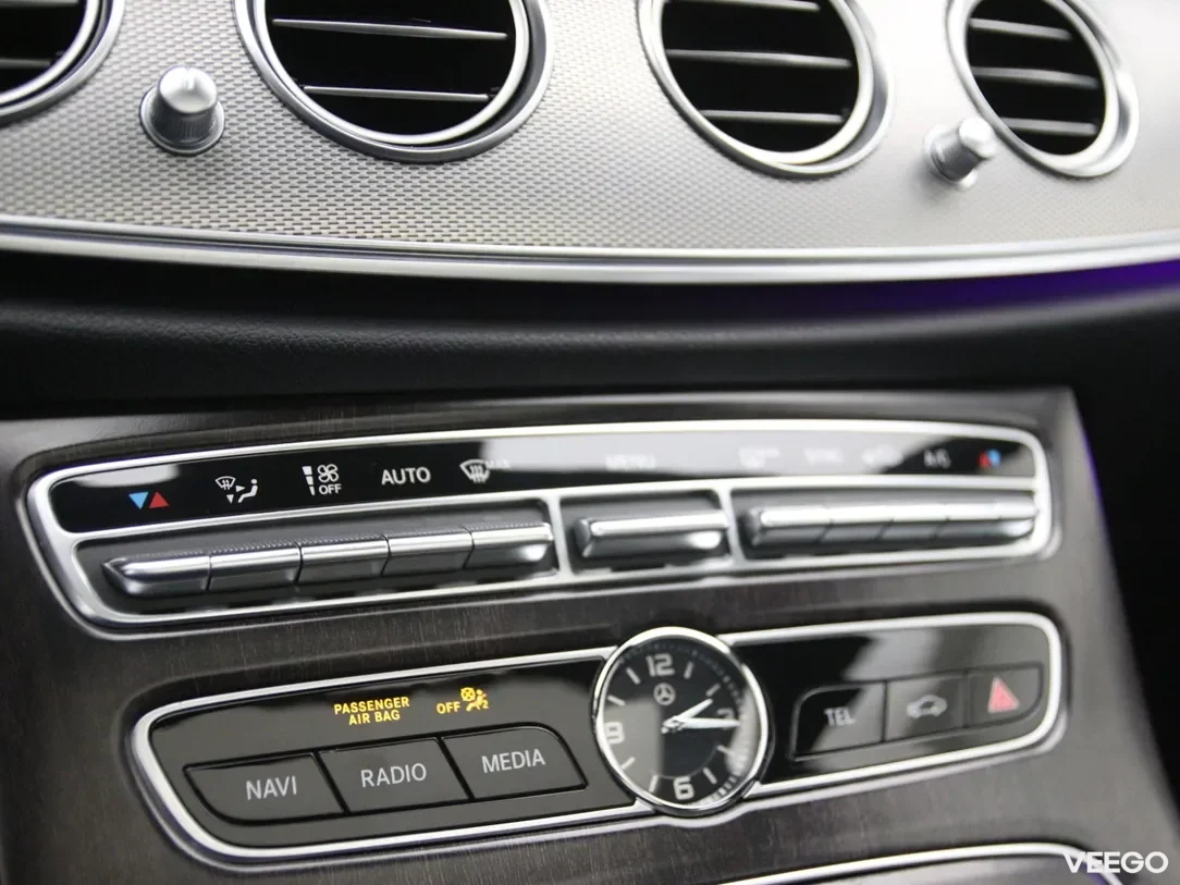 Mercedes-Benz E220 2 143kW
