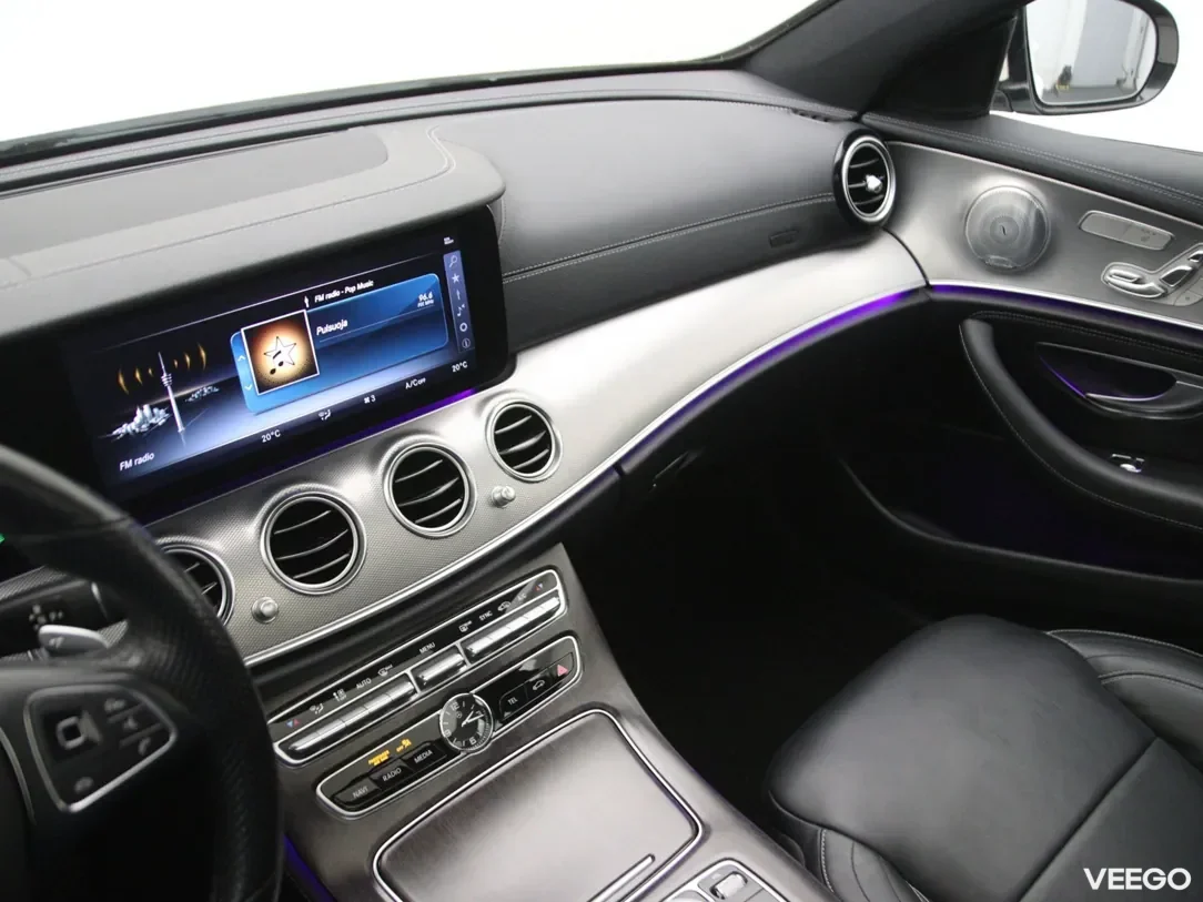 Mercedes-Benz E220 2 143kW