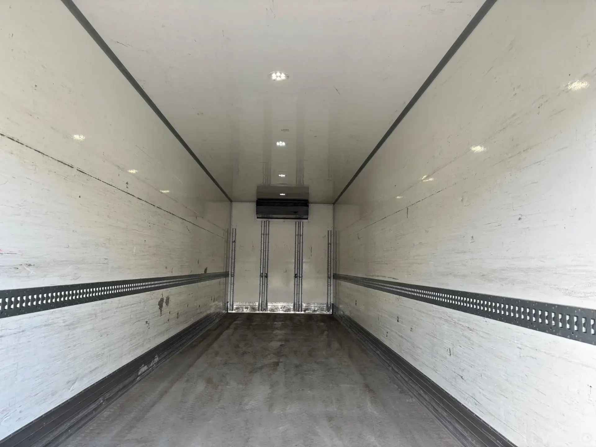 Volvo FM 6x2 + THERMO KING T-1200R + 9,9M BOX 345kW