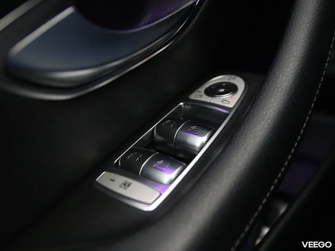 Mercedes-Benz E220 2 143kW