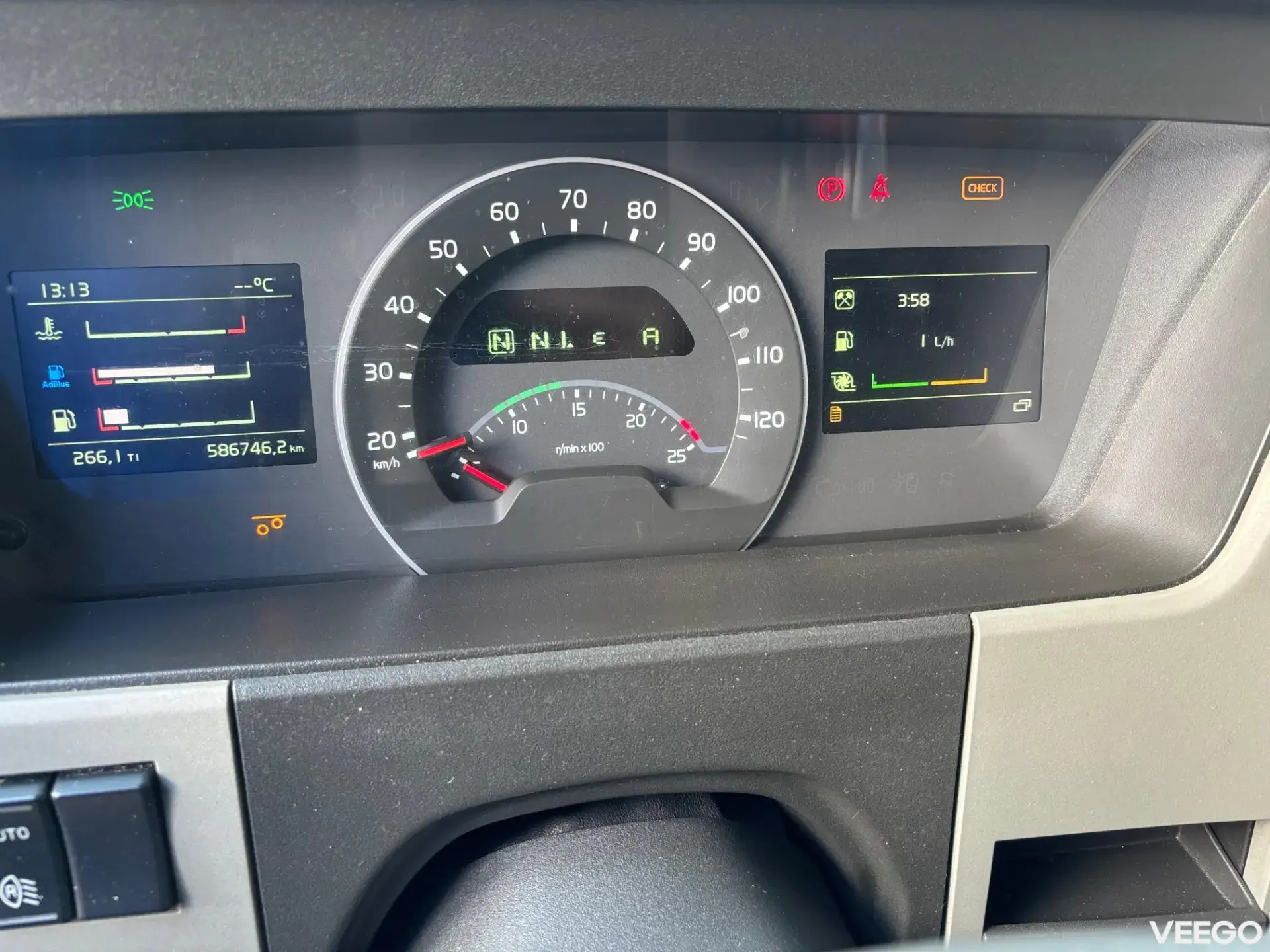 Volvo FM 6x2 + THERMO KING T-1200R + 9,9M BOX 345kW