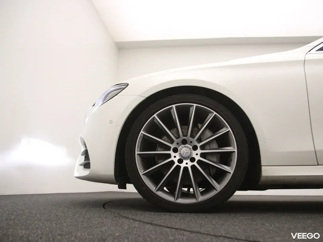 Mercedes-Benz E220 2 143kW