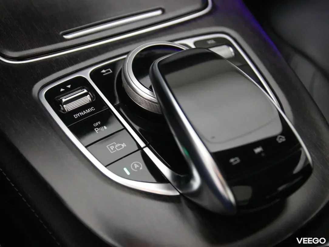 Mercedes-Benz E220 2 143kW