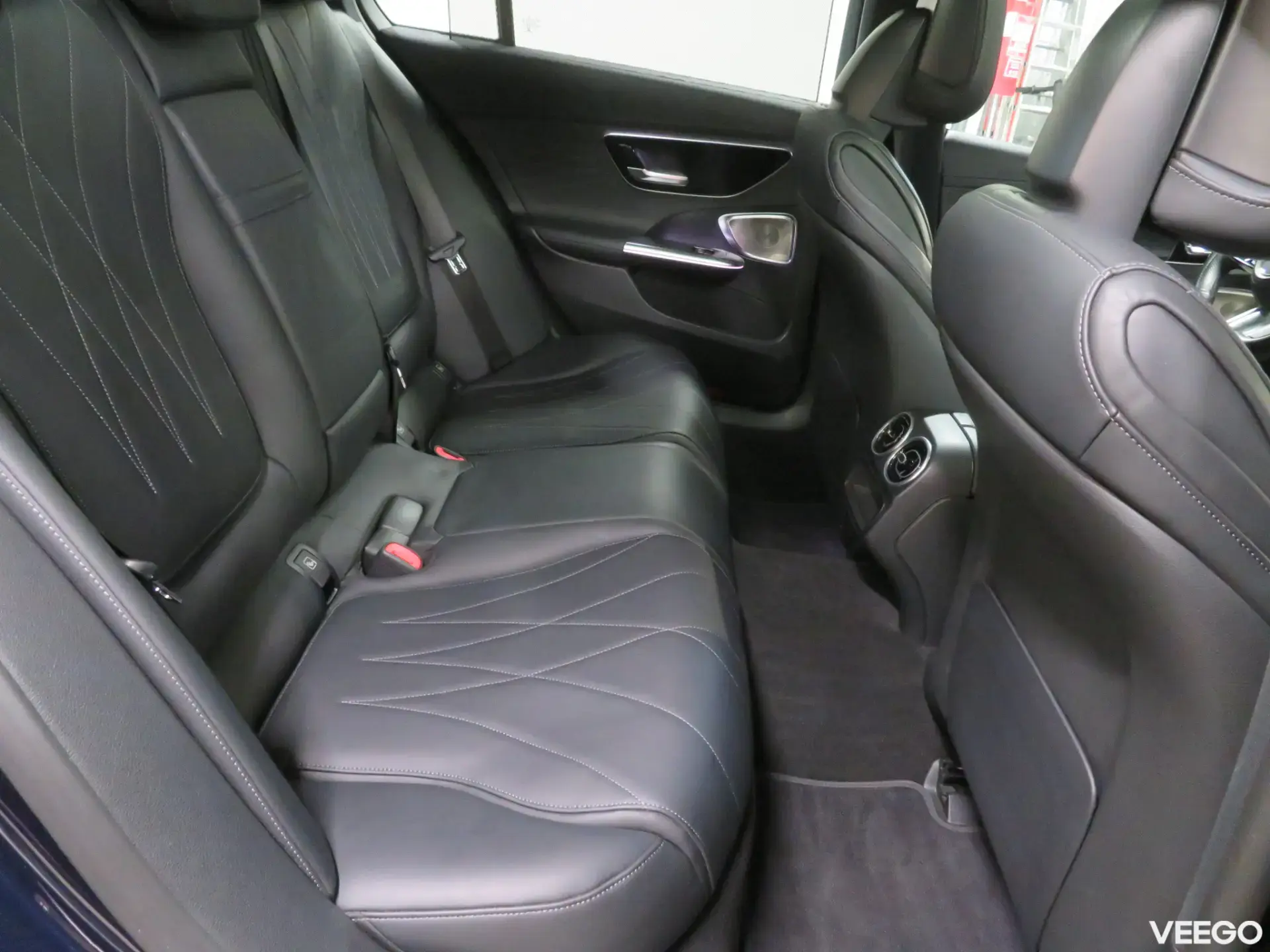 Mercedes-Benz C300 2.0 190kW