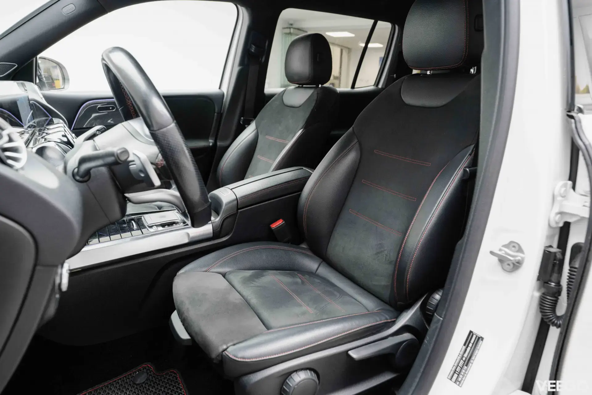 Mercedes-Benz GLB250 110kW