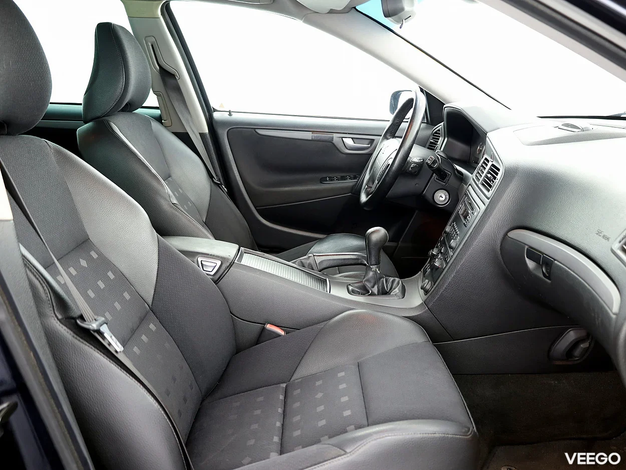 Volvo V70 2.4 121kW