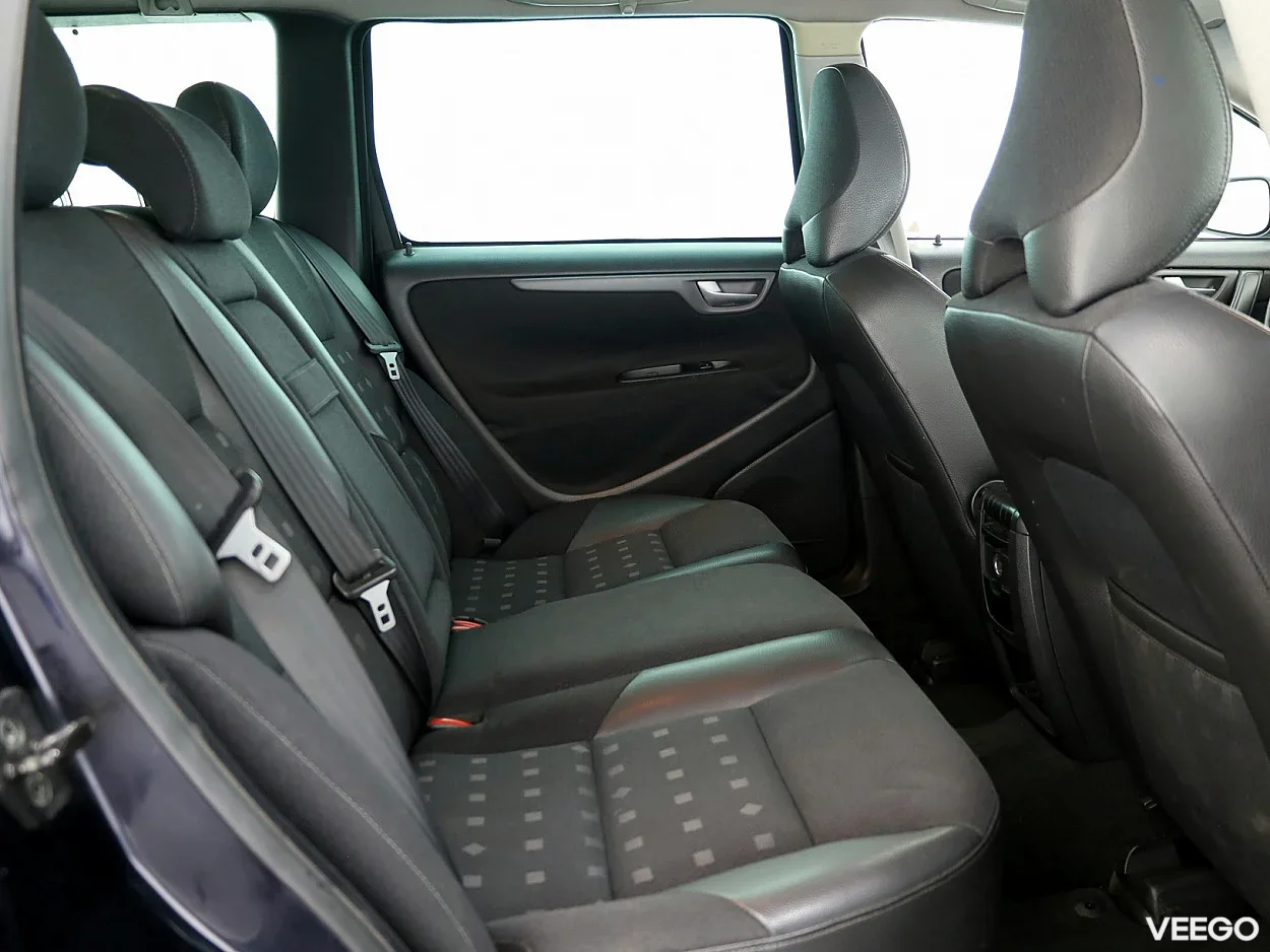 Volvo V70 2.4 121kW