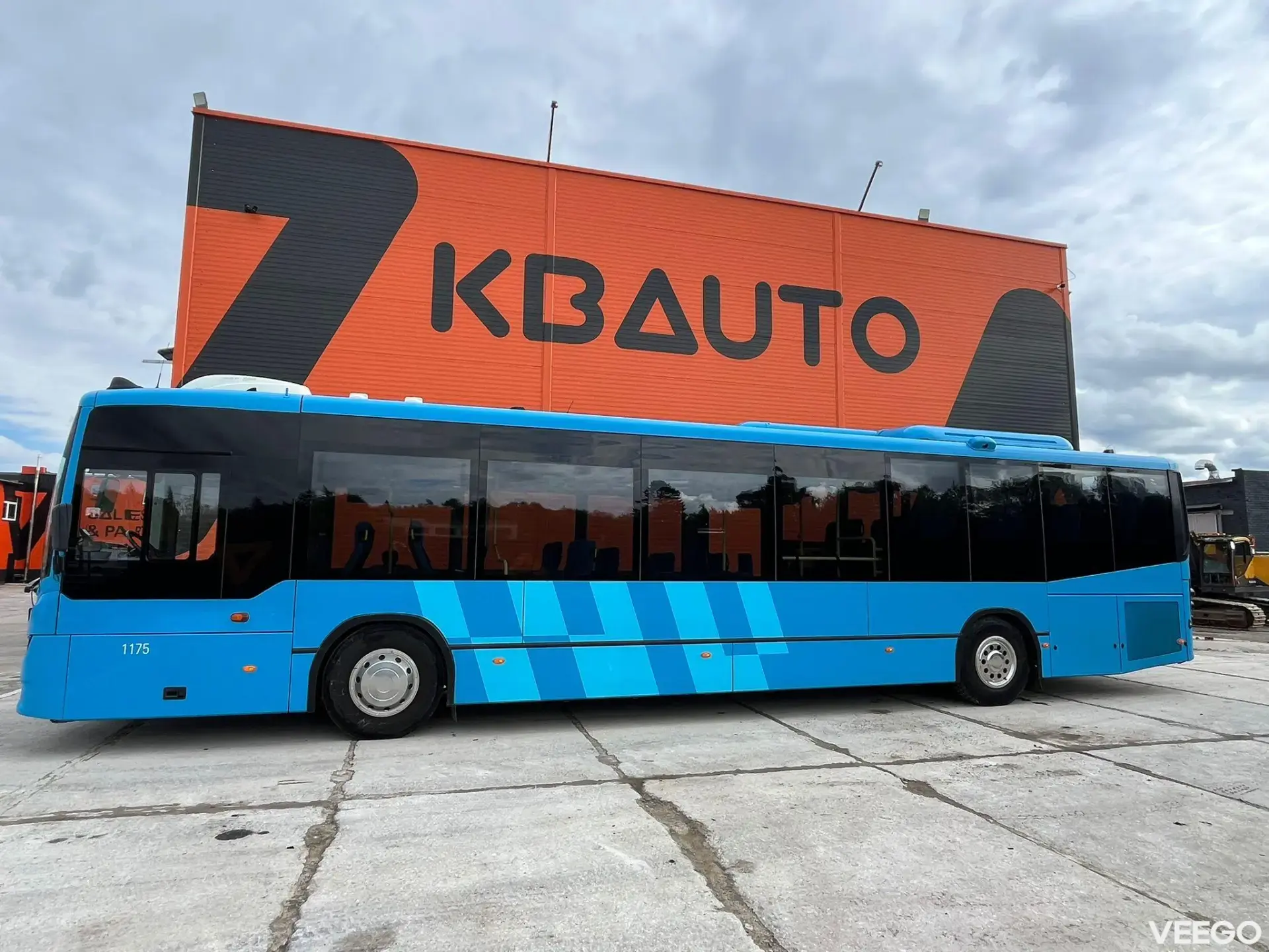 Scania K 320 44 SEATS / AC / AUXILIARY HEATING 235kW