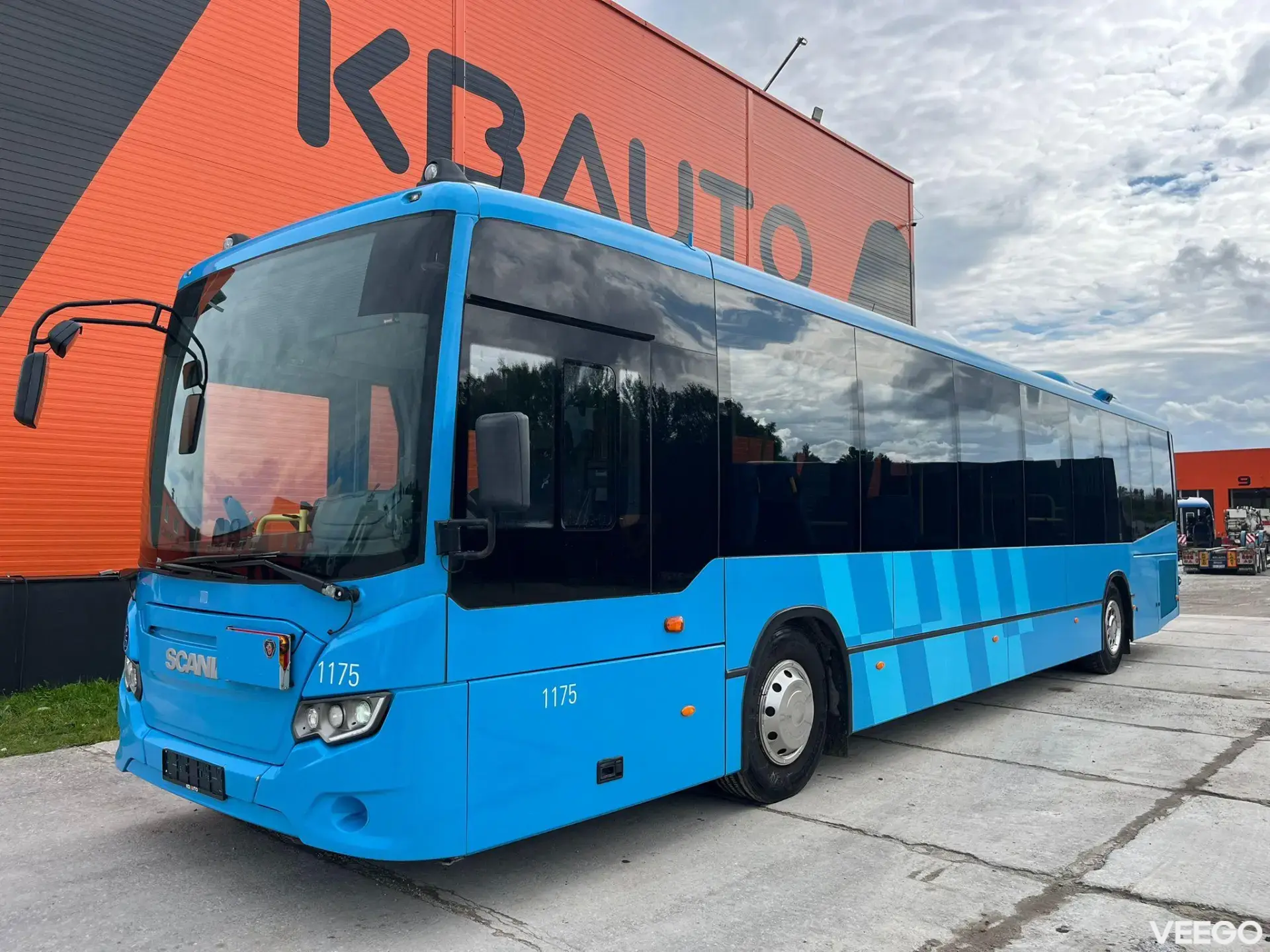 Scania K 320 44 SEATS / AC / AUXILIARY HEATING 235kW