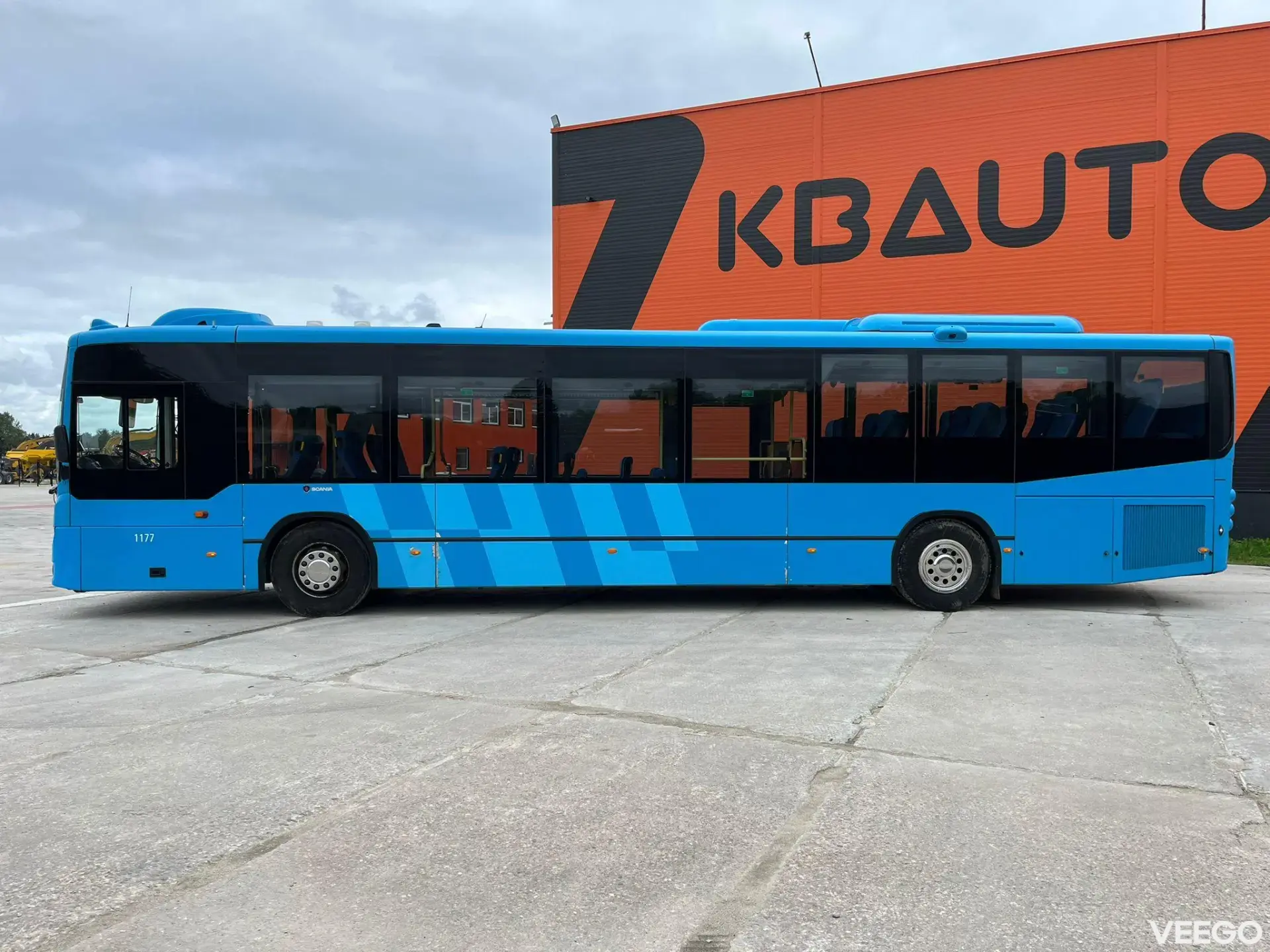 Scania K 320 48 SEATS / AC / AUXILIARY HEATING / RETARDER 235kW