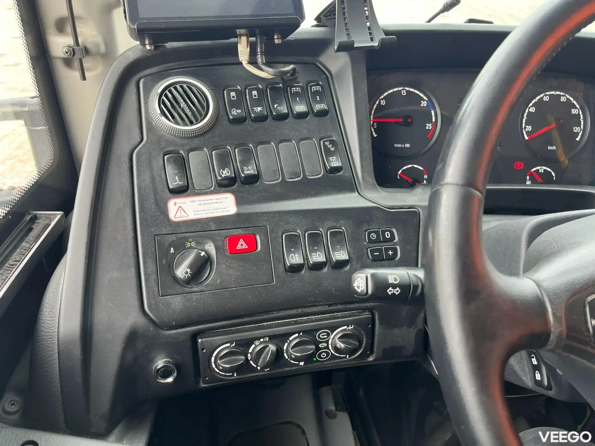 Scania K 320 44 SEATS / AC / AUXILIARY HEATING 235kW
