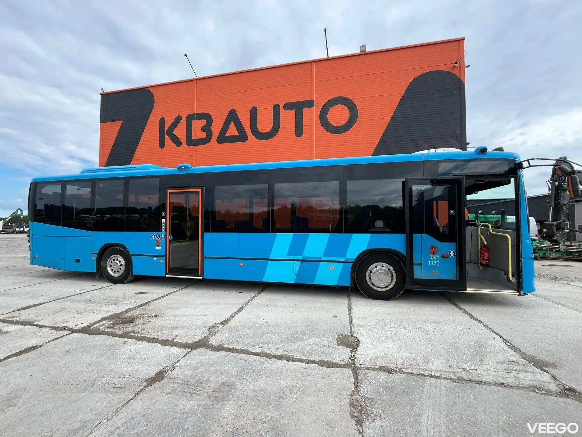 Scania K 320 44 SEATS / AC / AUXILIARY HEATING 235kW