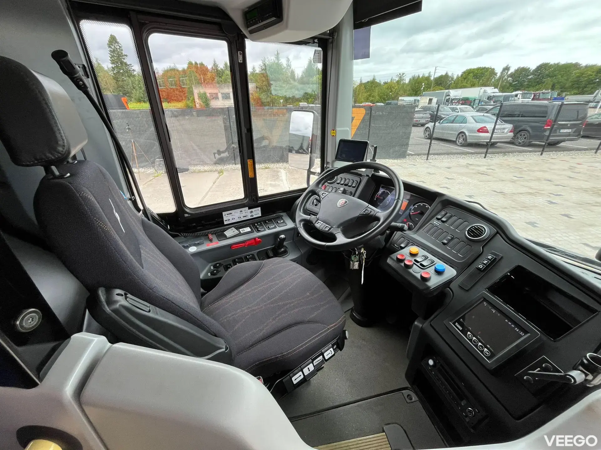 Scania K 320 48 SEATS / AC / AUXILIARY HEATING / RETARDER 235kW