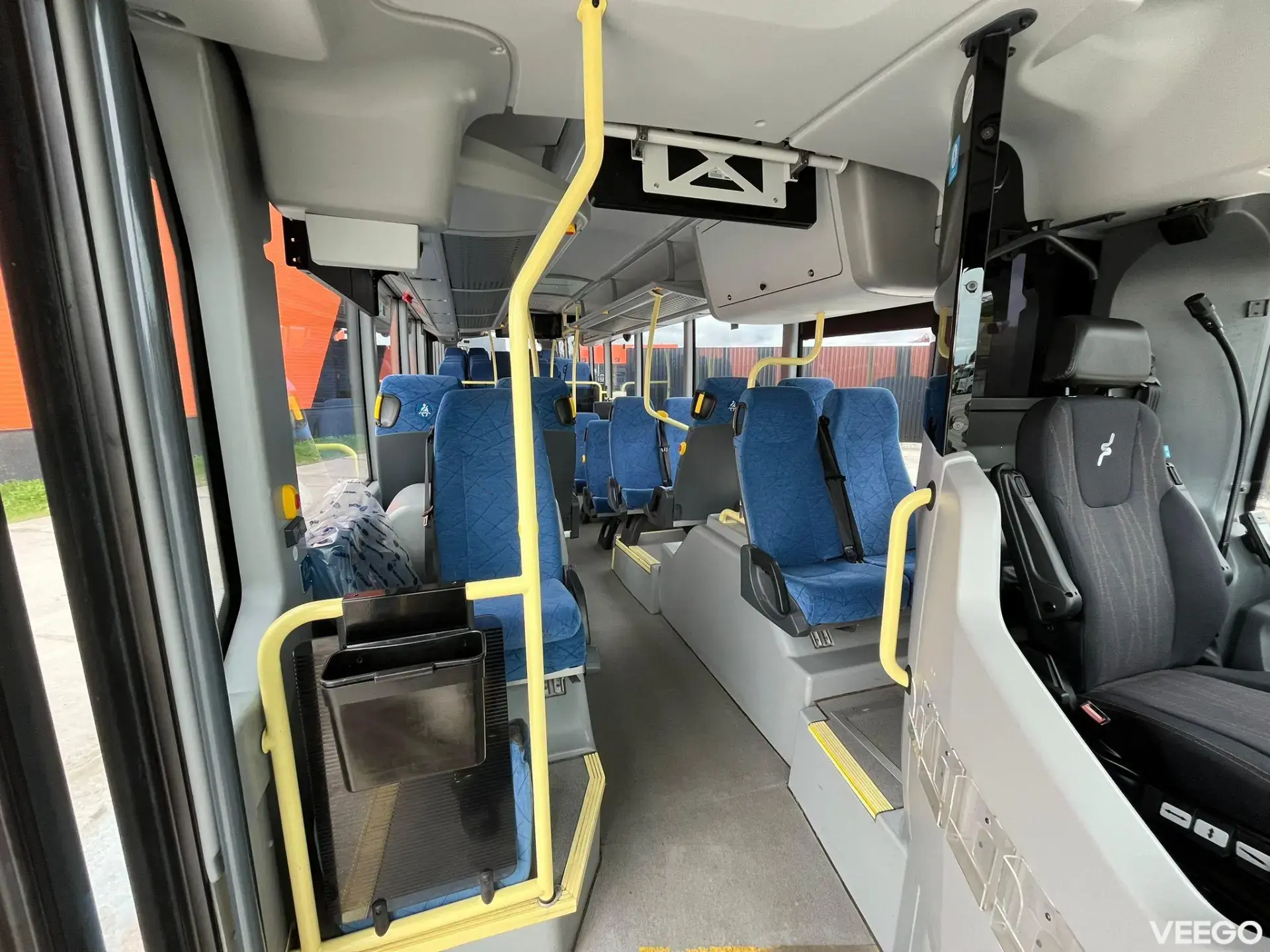 Scania K 320 48 SEATS / AC / AUXILIARY HEATING / RETARDER 235kW