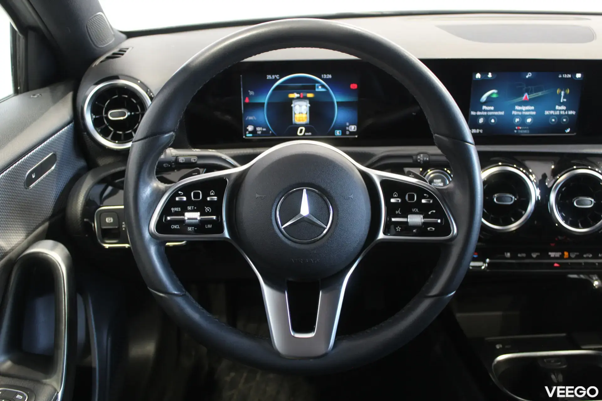 Mercedes-Benz A180 - 1.3 100kW