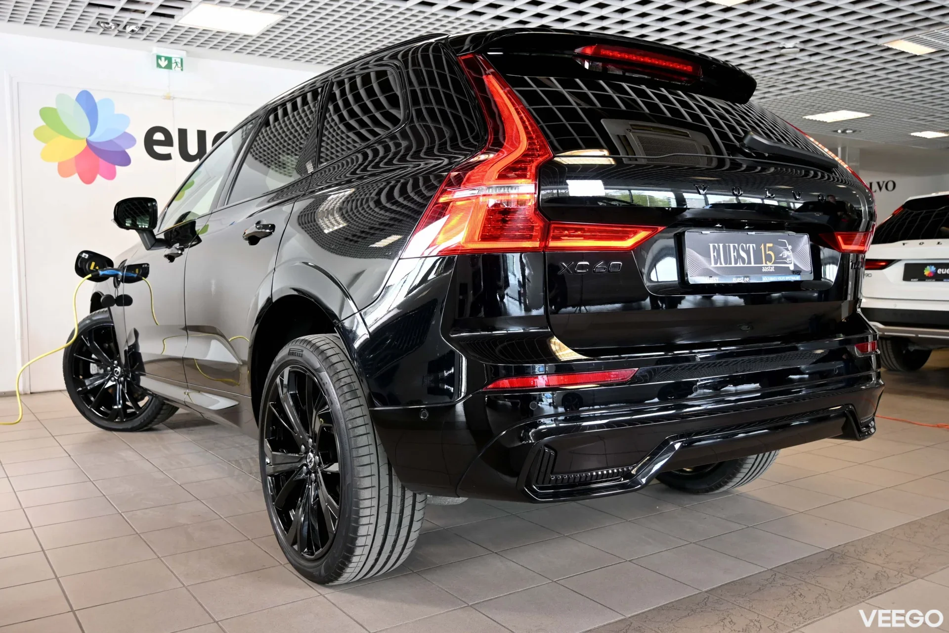 Volvo XC60 AWD 4C B&W LUXURY+ BLACK EDITION INTELLI PRO 2 293kW