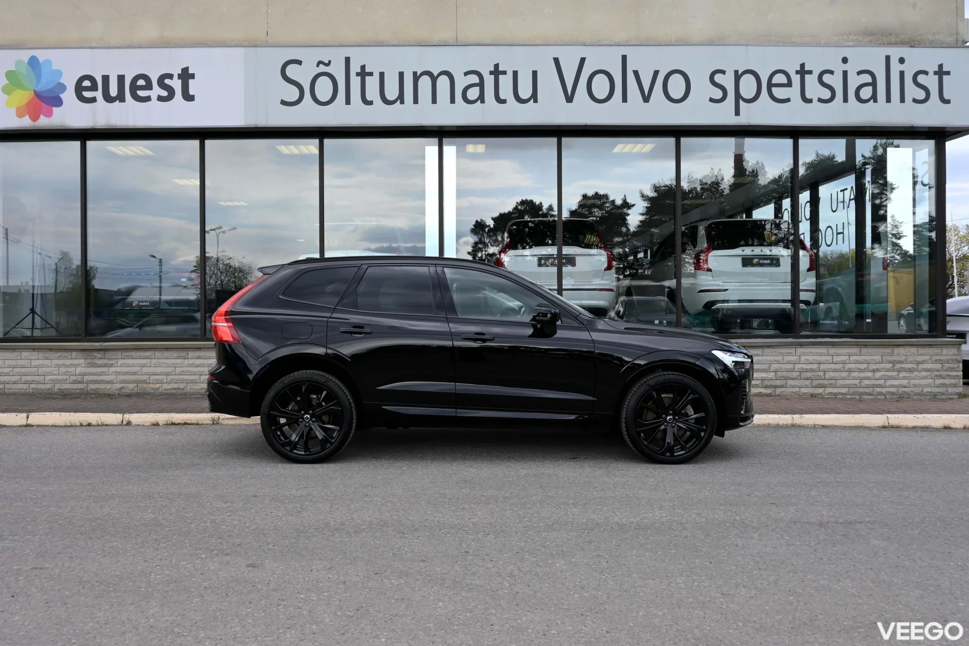 Volvo XC60 AWD 4C B&W LUXURY+ BLACK EDITION INTELLI PRO 2 293kW