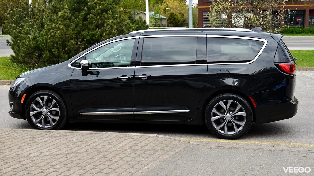 Chrysler Pacifica LIMITED 3.6 214kW