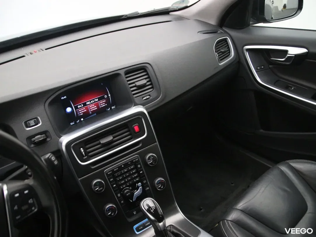 Volvo V60 2.4 208kW