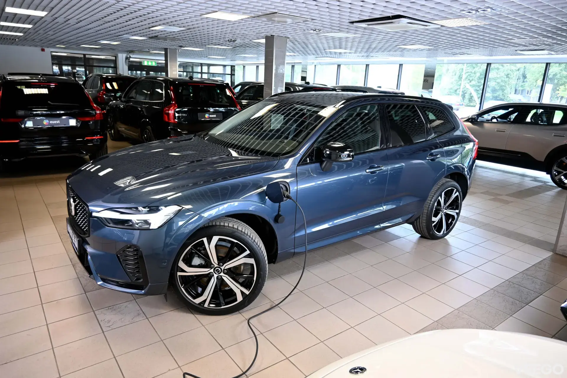 Volvo XC60 AWD DARK PLUS H&K XENIUM INTELLI 2 293kW