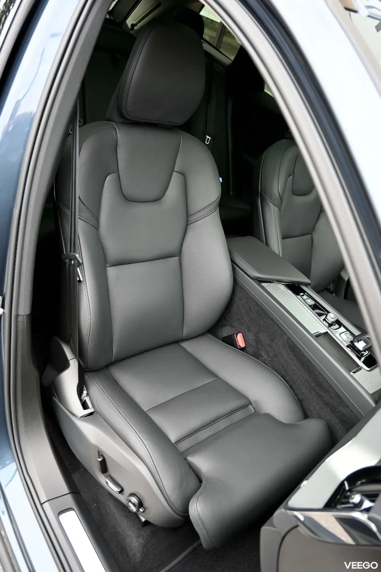 Volvo XC60 AWD DARK PLUS H&K XENIUM INTELLI 2 293kW