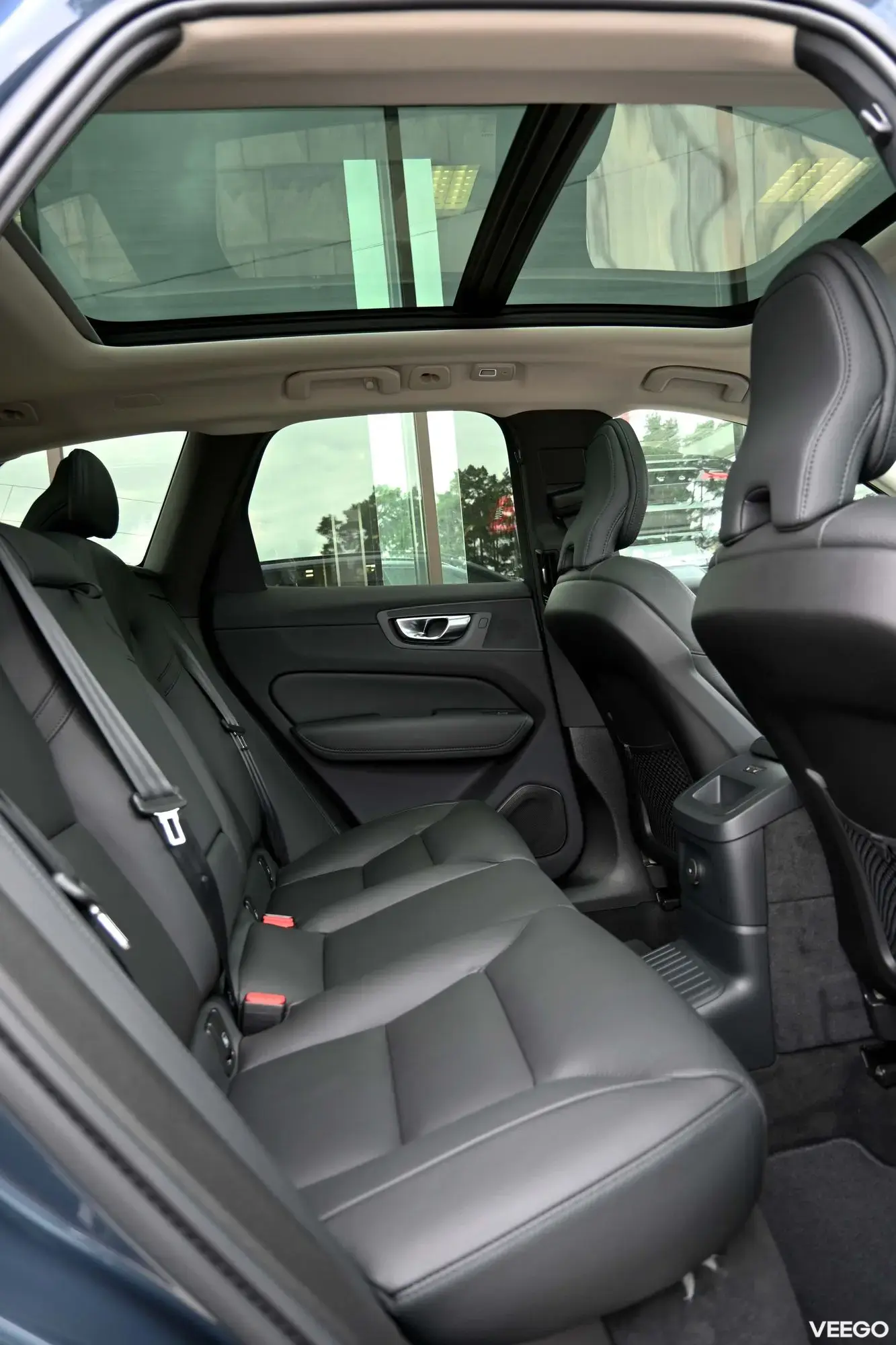 Volvo XC60 AWD DARK PLUS H&K XENIUM INTELLI 2 293kW