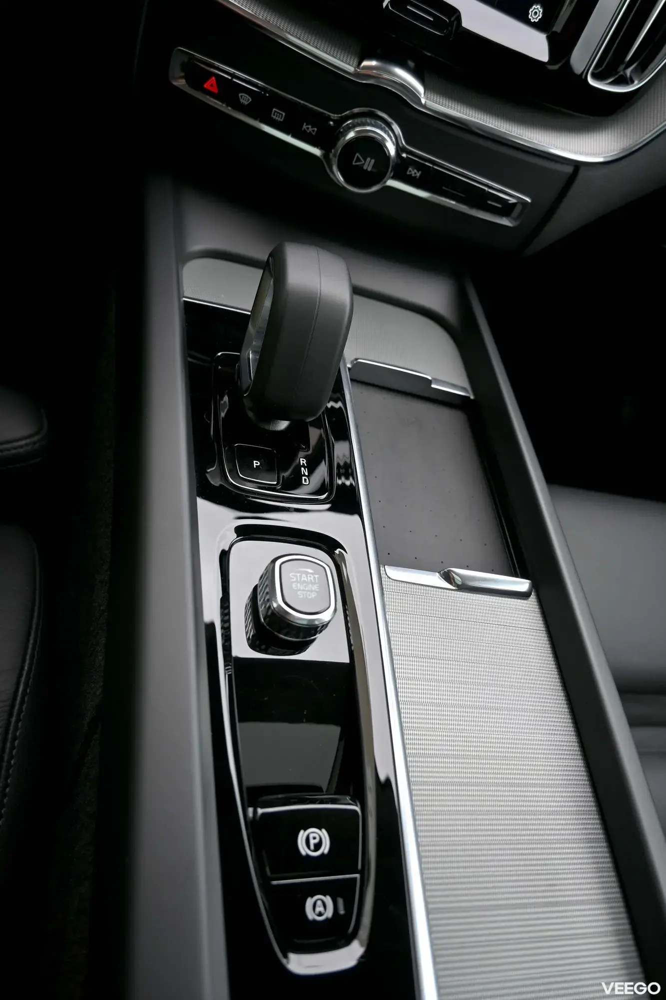 Volvo XC60 AWD DARK PLUS H&K XENIUM INTELLI 2 293kW