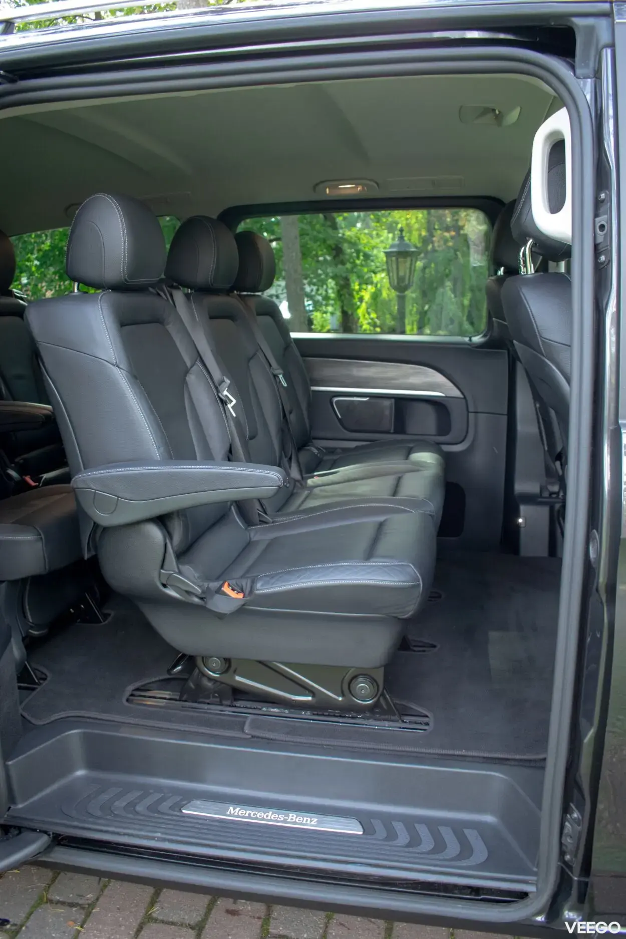 Mercedes-Benz V250 7K Avantgarde Wntr M1 N1 2 140kW